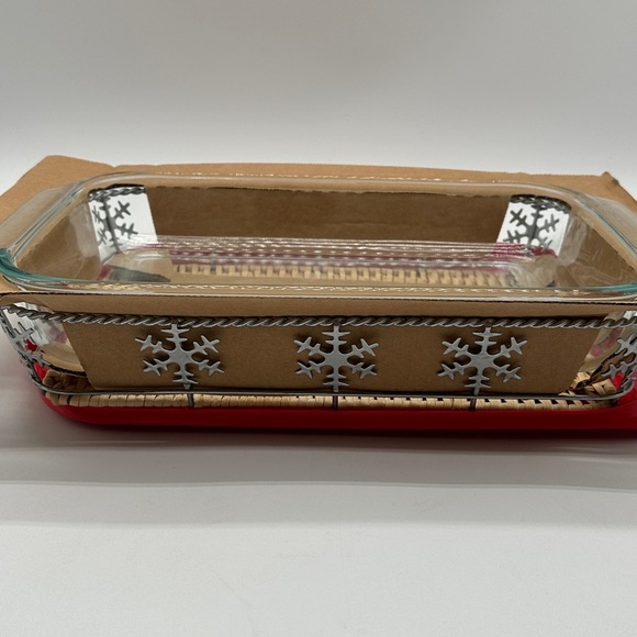 Limited Pyrex Snowflake Serveware 2 pc Set Christmas Baking 13" x 9" Brand New - Picture 5 of 8